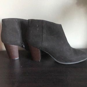 Old Navy boots - size 9